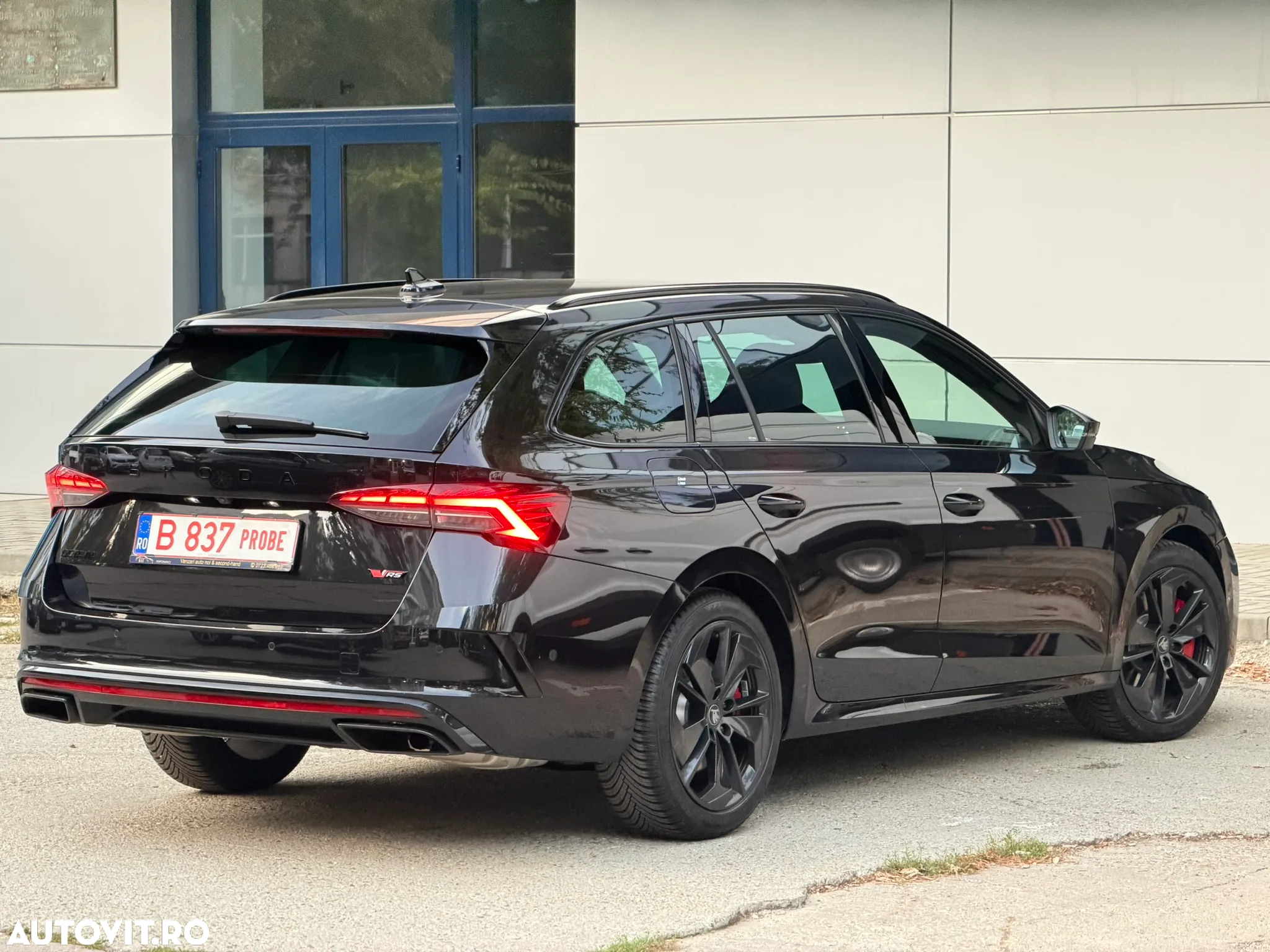 Skoda Octavia Combi 2.0 TSI 265 CP DSG RS - 6