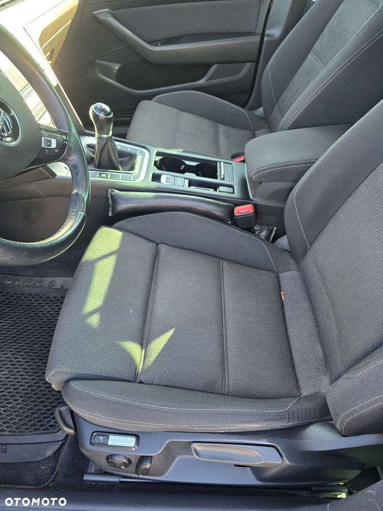Volkswagen Passat Variant 2.0 TDI BMT Comfortline - 12