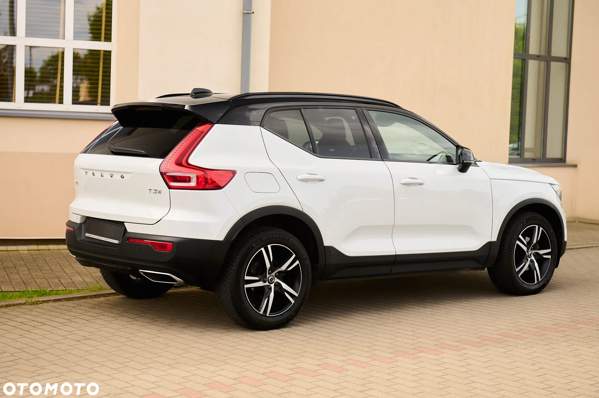 Volvo XC 40 T3 R-Design - 17