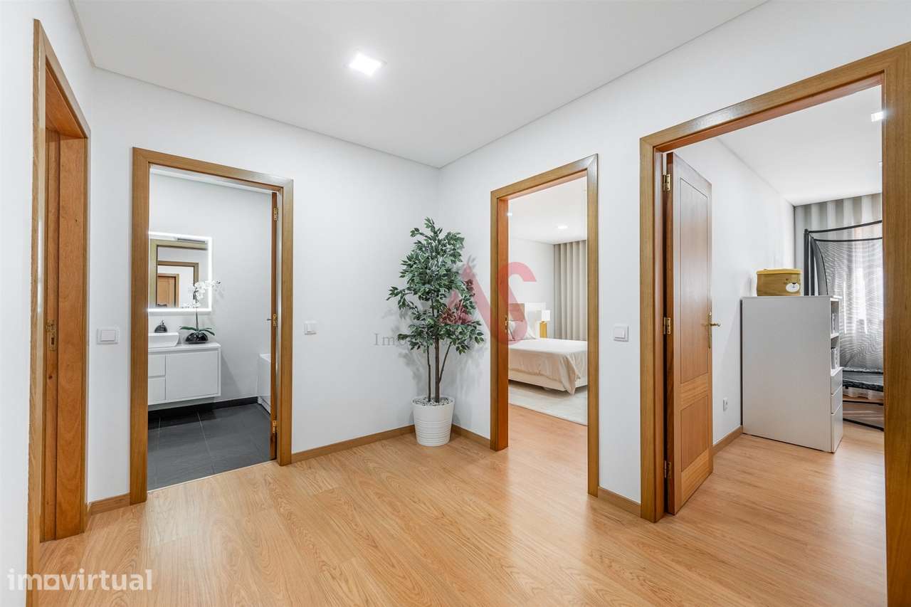 Apartamento T3 Totalmente Renovado em Barrosas - Grande imagem: 3/17