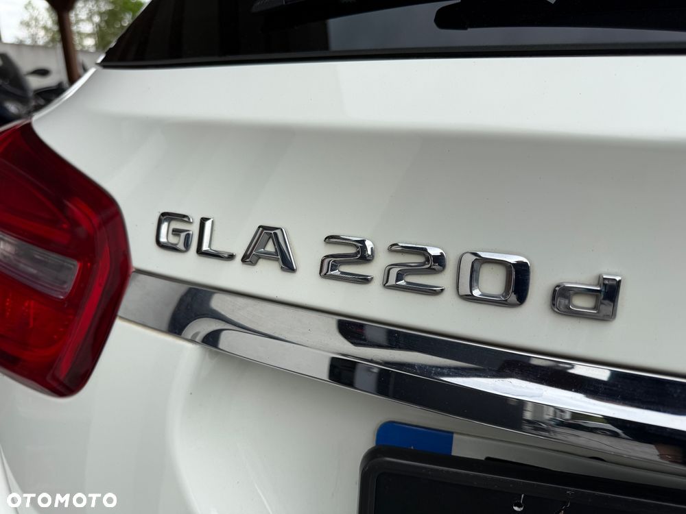 Mercedes-Benz GLA - 22