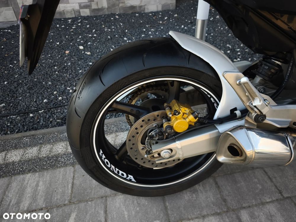 Honda Hornet - 24