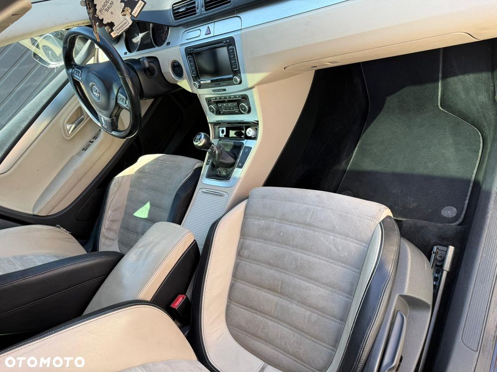 Volkswagen Passat CC 2.0 TDI DPF 4Mot - 23