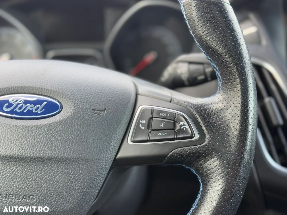 Ford Focus RS - 21