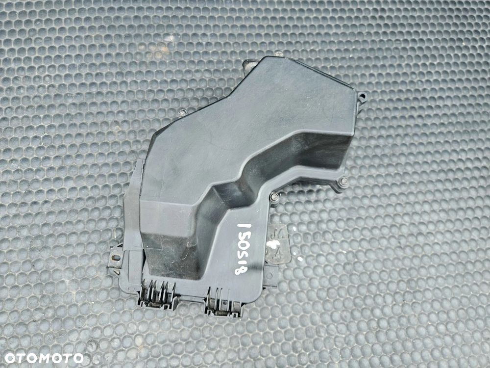 Obudowa Oslona Skrzynka Bezpiecznikow Pokrywa Uszczelka Komputer Sterownik Silnika Europa Audi A6 C6 - 25