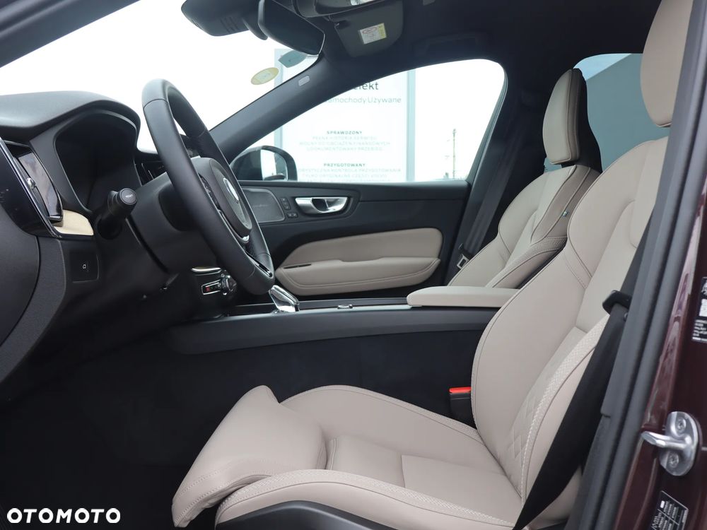 Volvo XC 60 B5 B AWD Plus Dark - 15