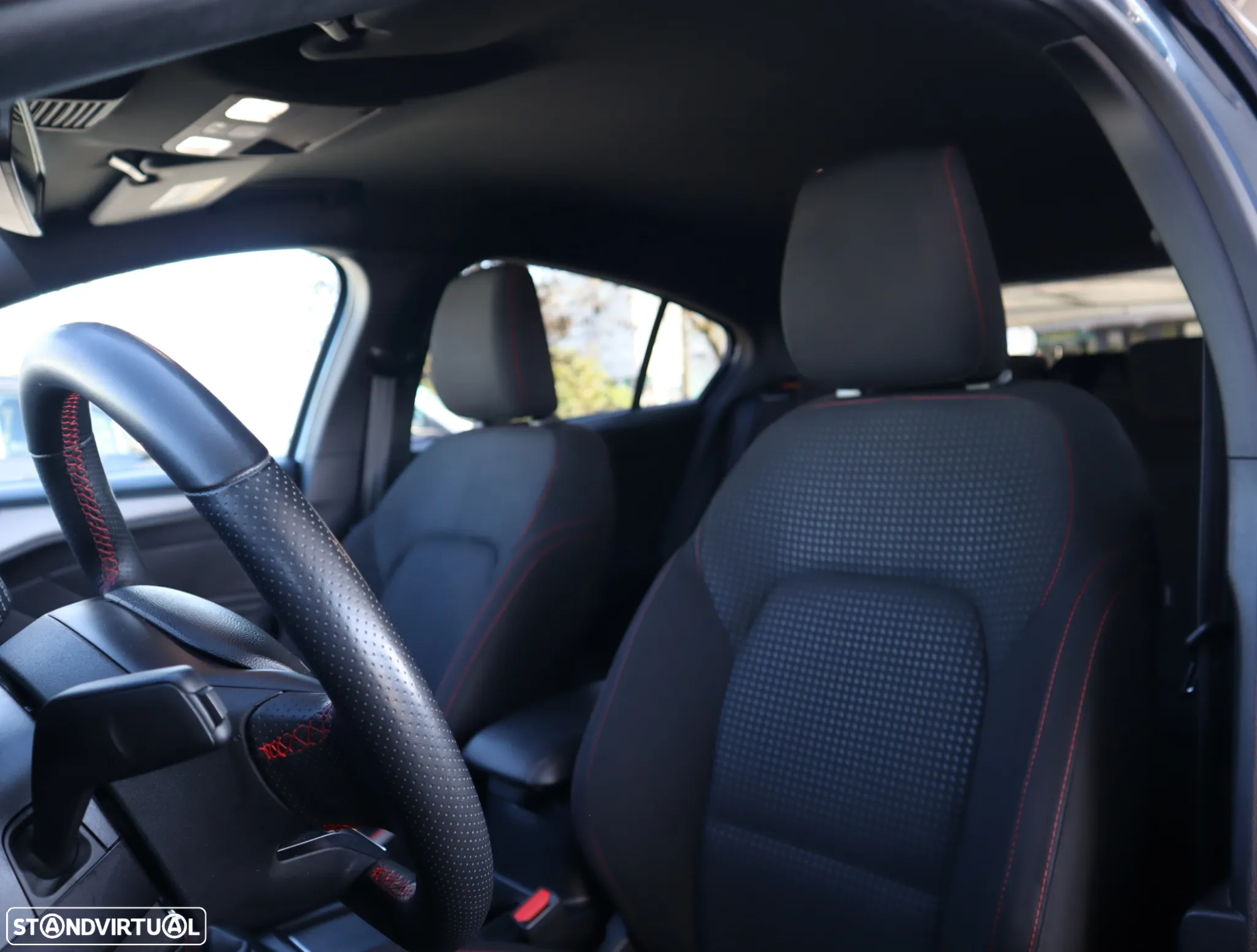 Ford Focus 1.0 EcoBoost MHEV ST-Line - 36