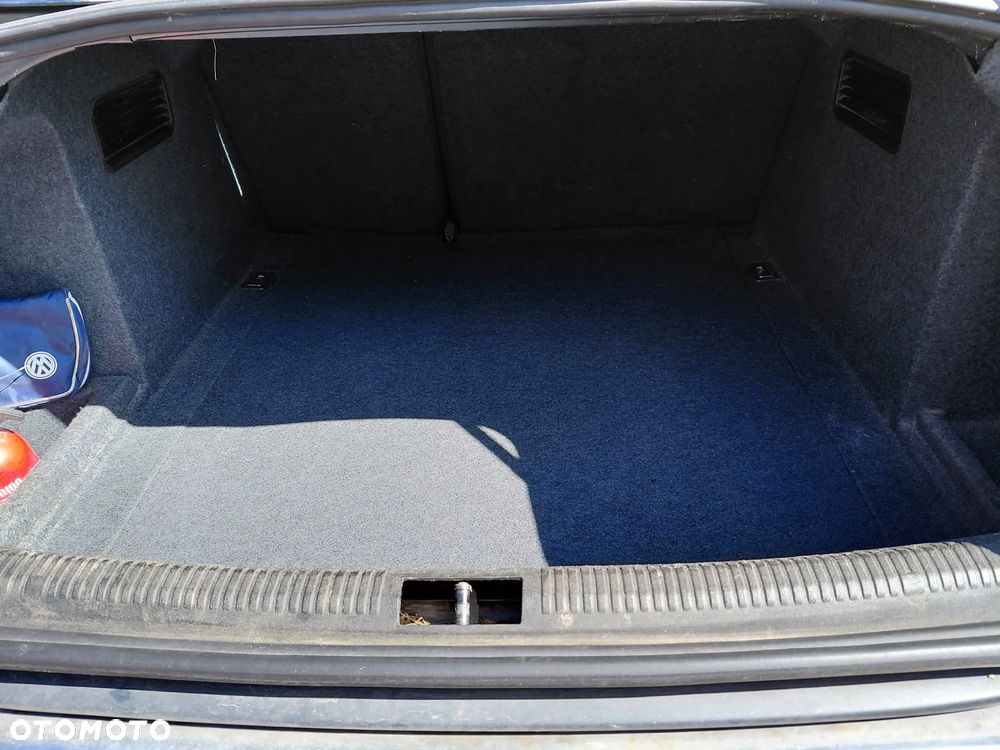 Audi A4 Limousine - 8