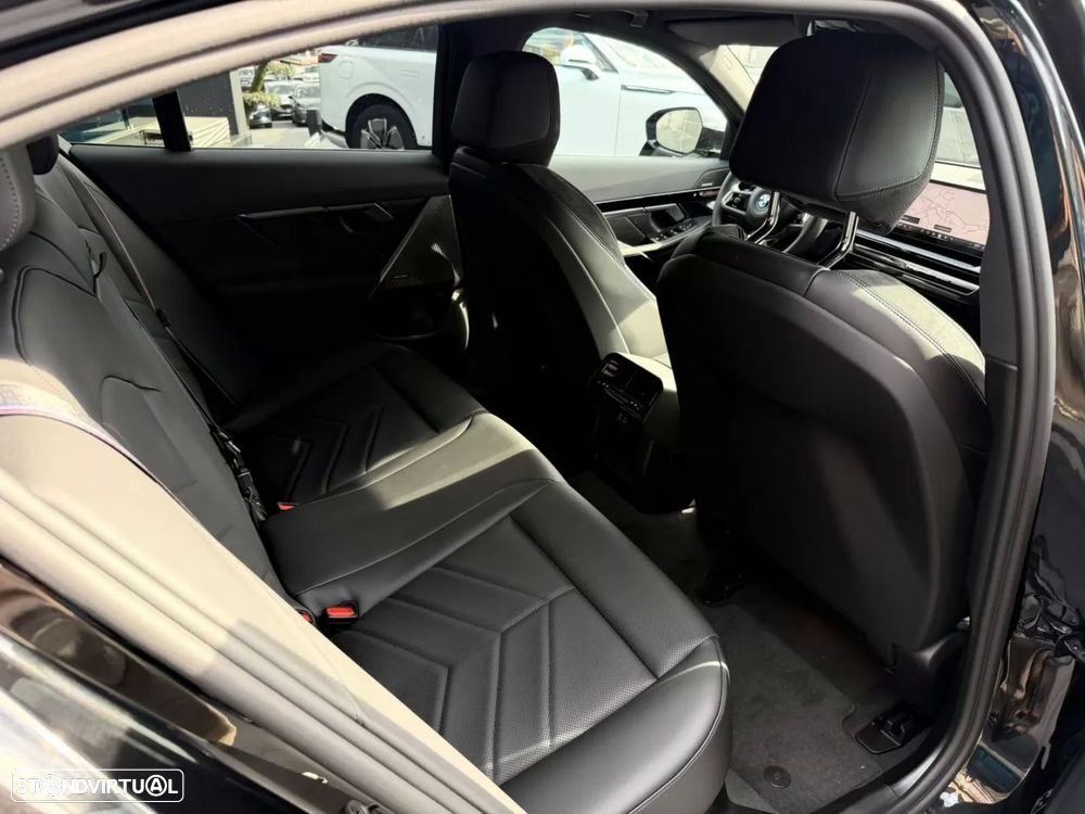 BMW 530 e Pack Desportivo M Pro - 15
