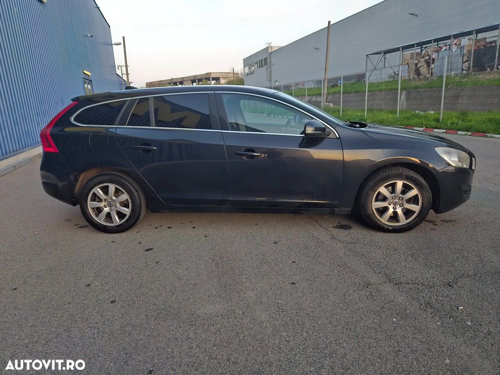 Volvo V60 DRIVe Start-Stop Momentum - 3