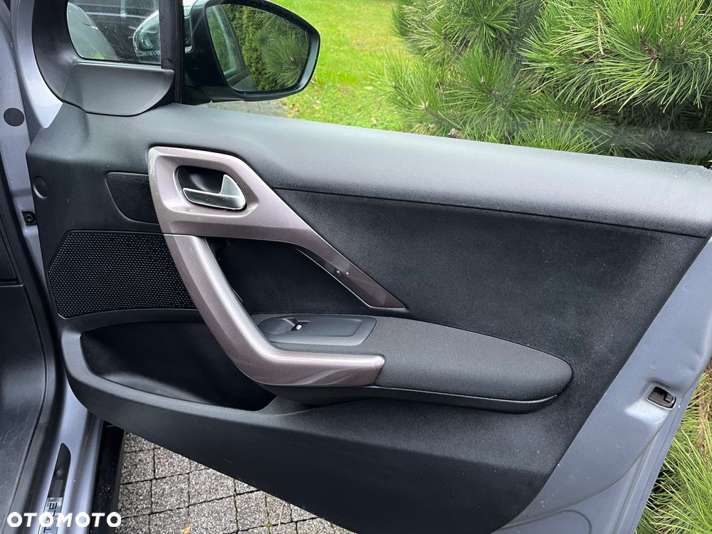 Peugeot 2008 1.2 Pure Tech Style - 22