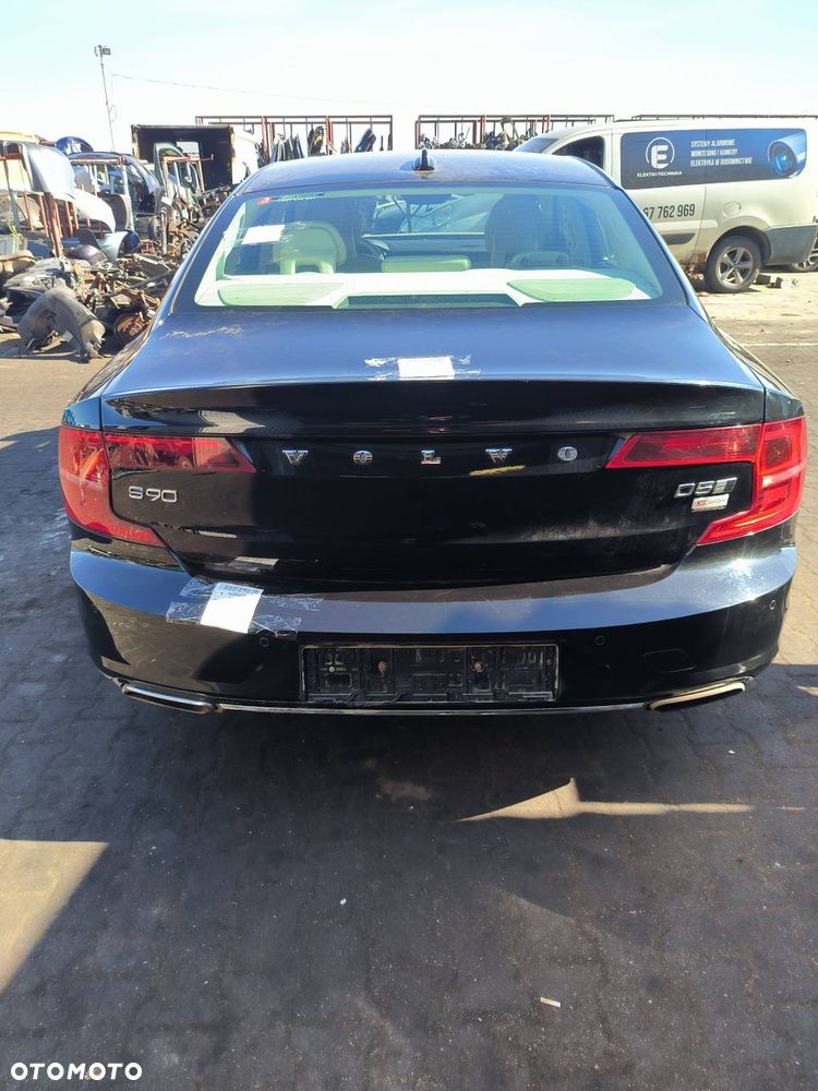 ZDERZAK TYŁ VOLVO S90 II 717 - 1