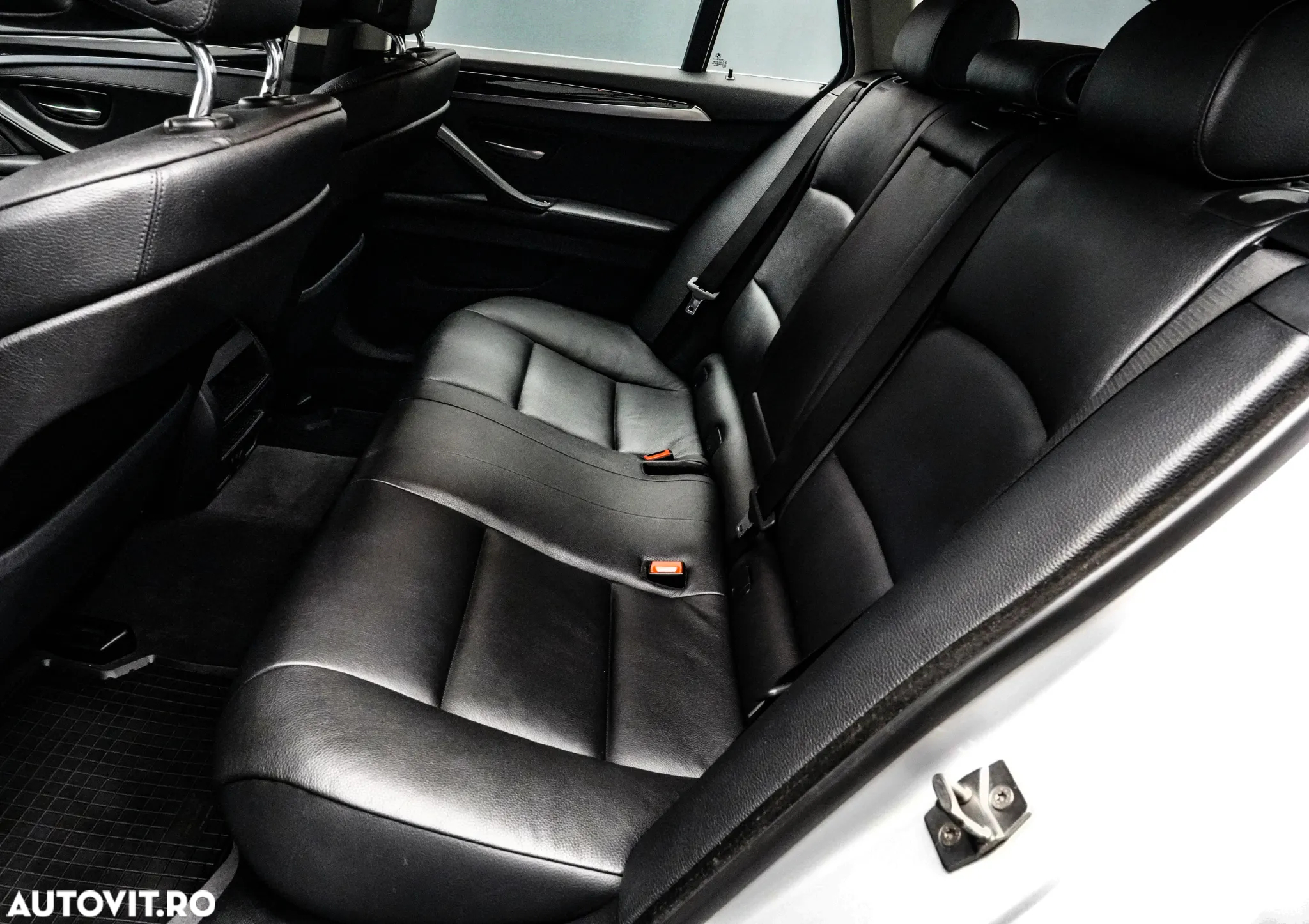 BMW Seria 5 520d Touring - 15
