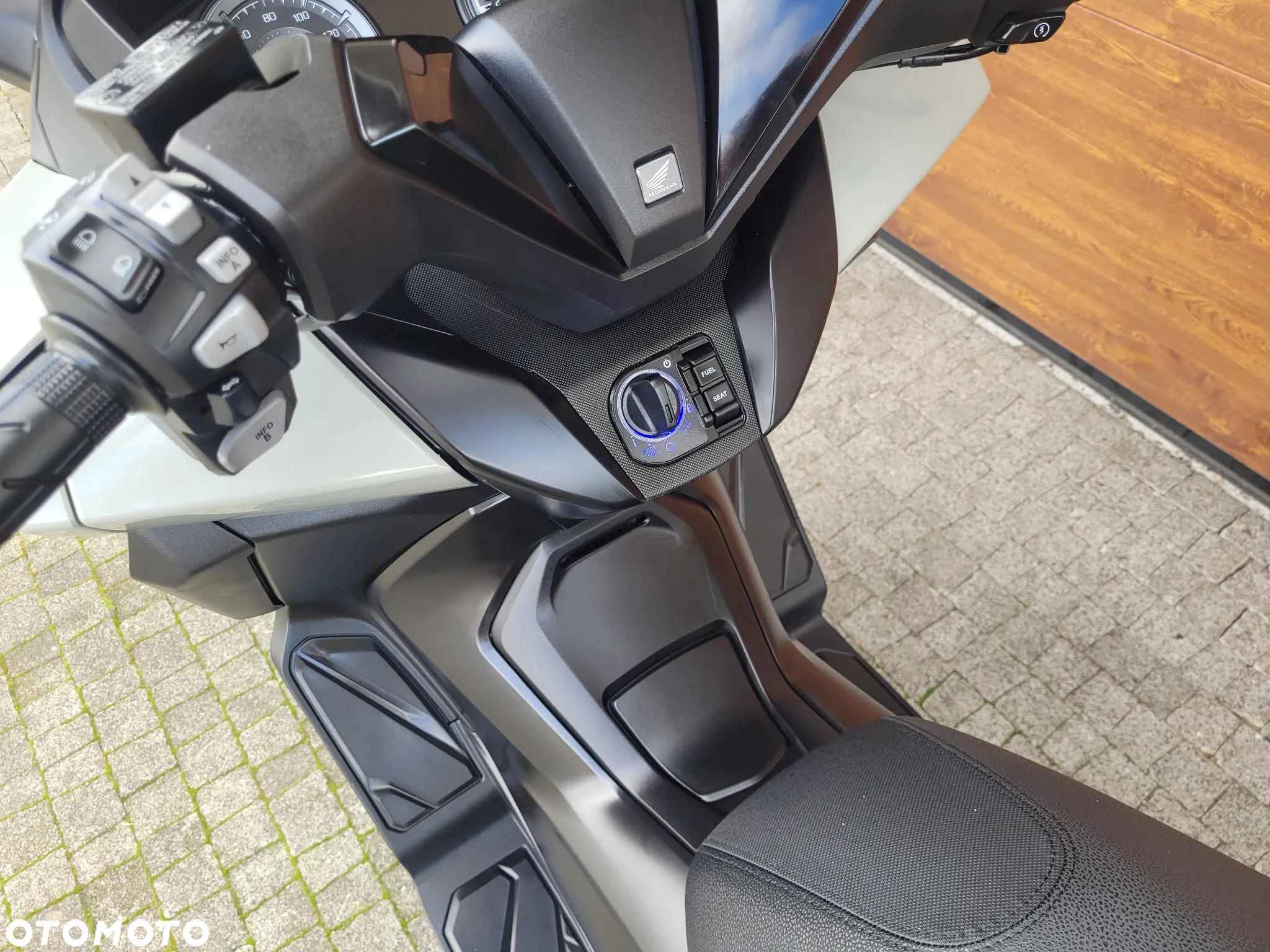 Honda NSS - 12