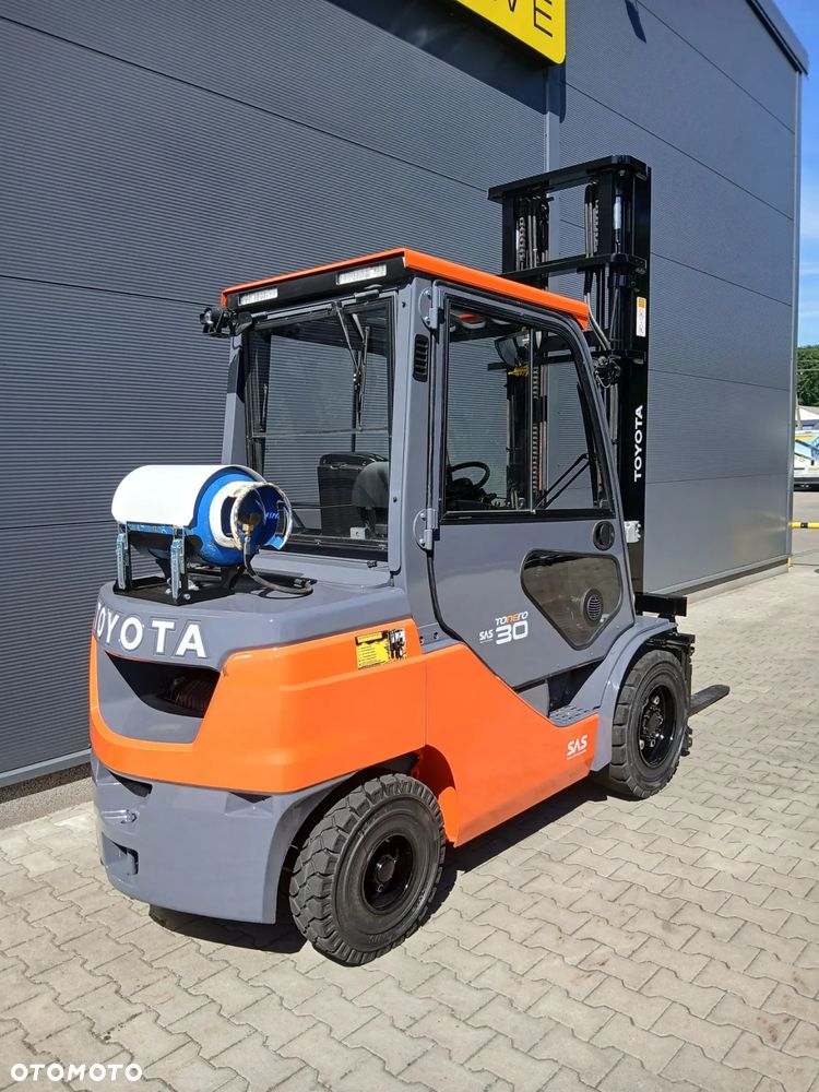 Toyota 02-8FGF30 - 6
