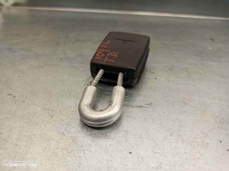 ENGATE CINTO VOLKSWAGEN CADDY III FURGÃO 2010 -2K0857740A - 3