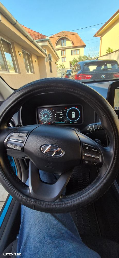 Hyundai KONA - 9