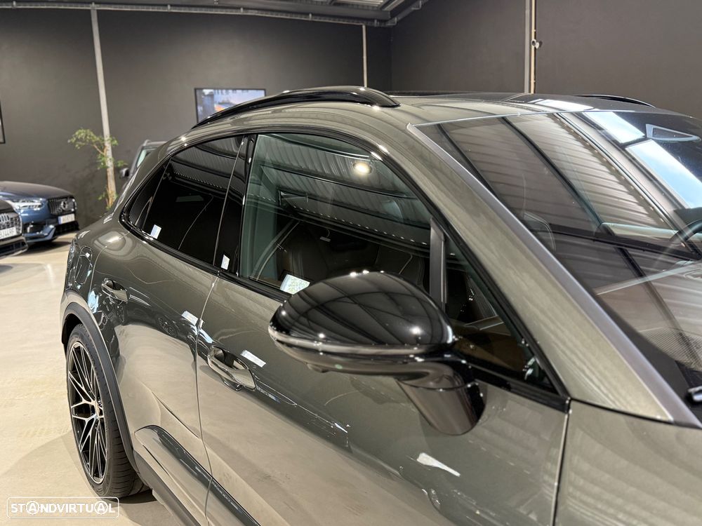 Porsche Macan Electric 4 - 13
