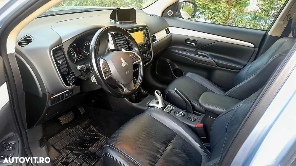 Mitsubishi Outlander 2.0 4WD - 11