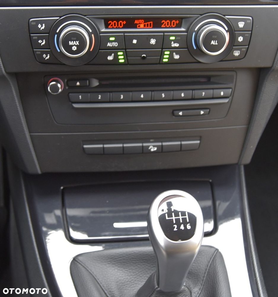 BMW Seria 3 325xi - 32