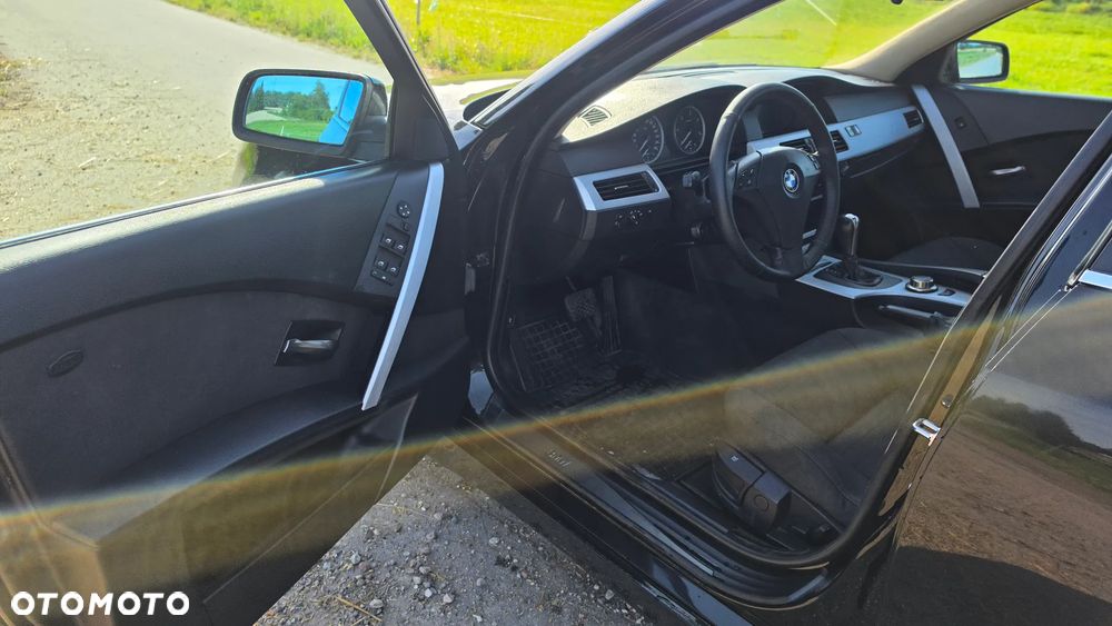 BMW Seria 5 525d - 10