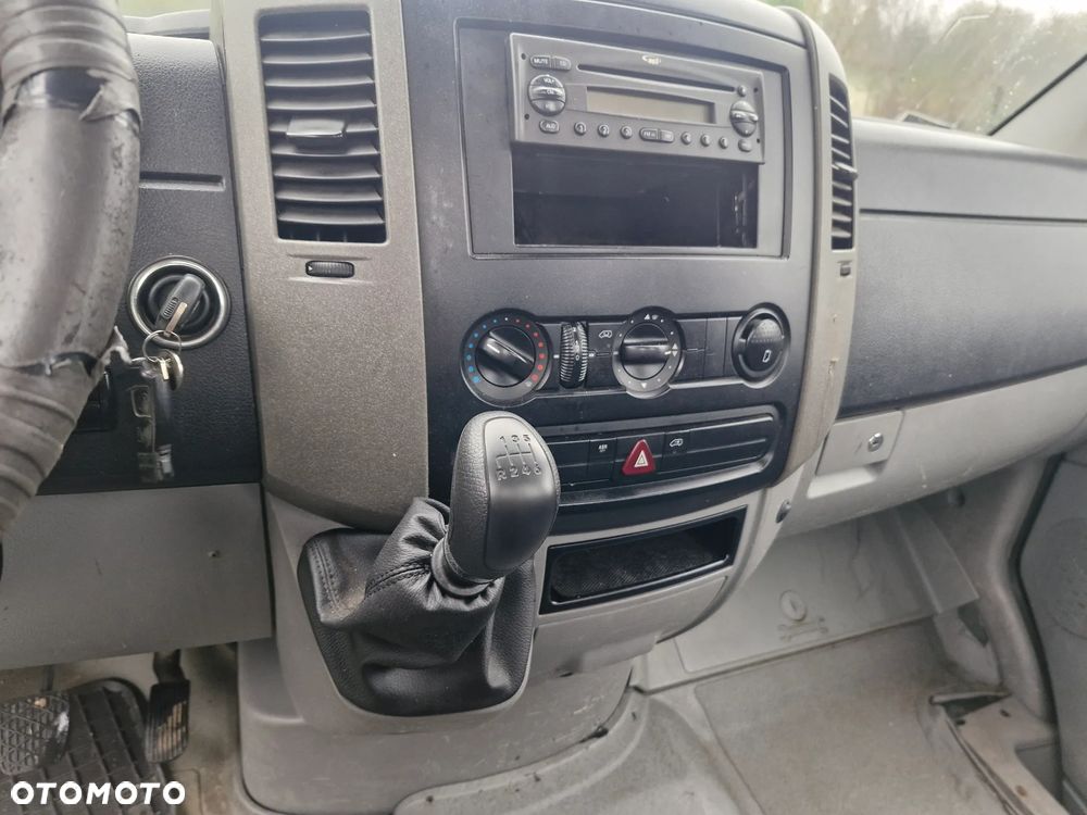 Mercedes-Benz SPRINTER - 11