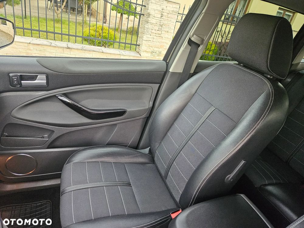 Ford Kuga 2.0 TDCi 4WD Titanium - 27