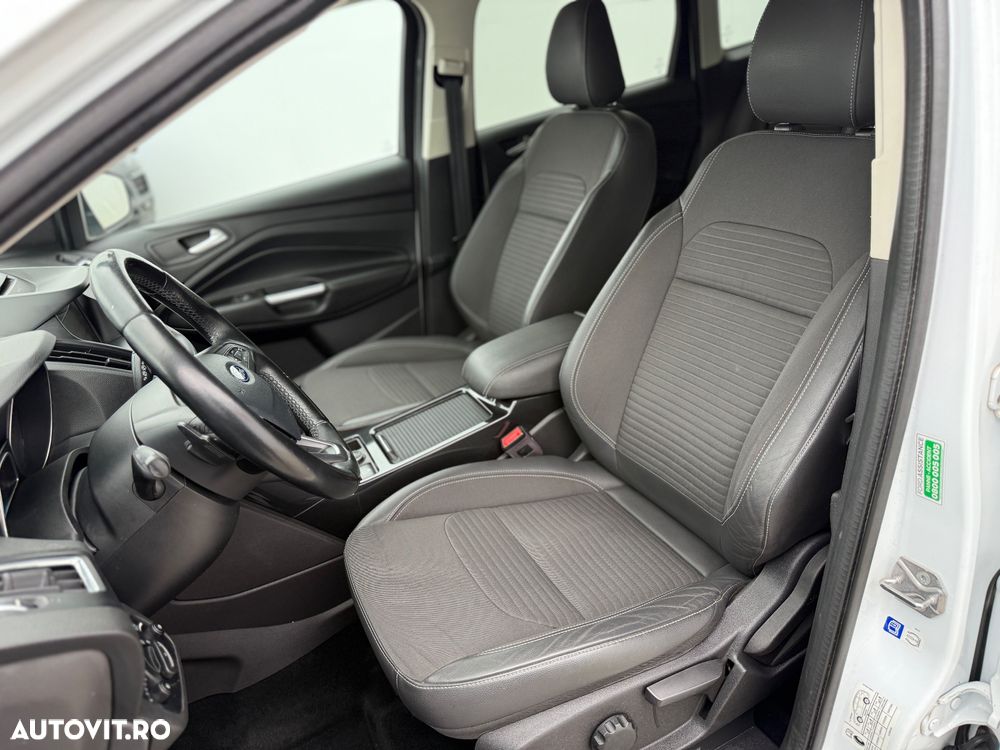 Ford Kuga 2.0 TDCi Powershift 4WD Titanium - 8