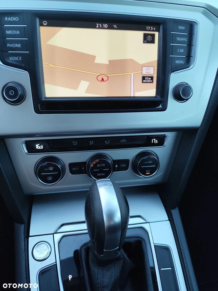 Volkswagen Passat 2.0 TDI SCR DSG Comfortline - 25