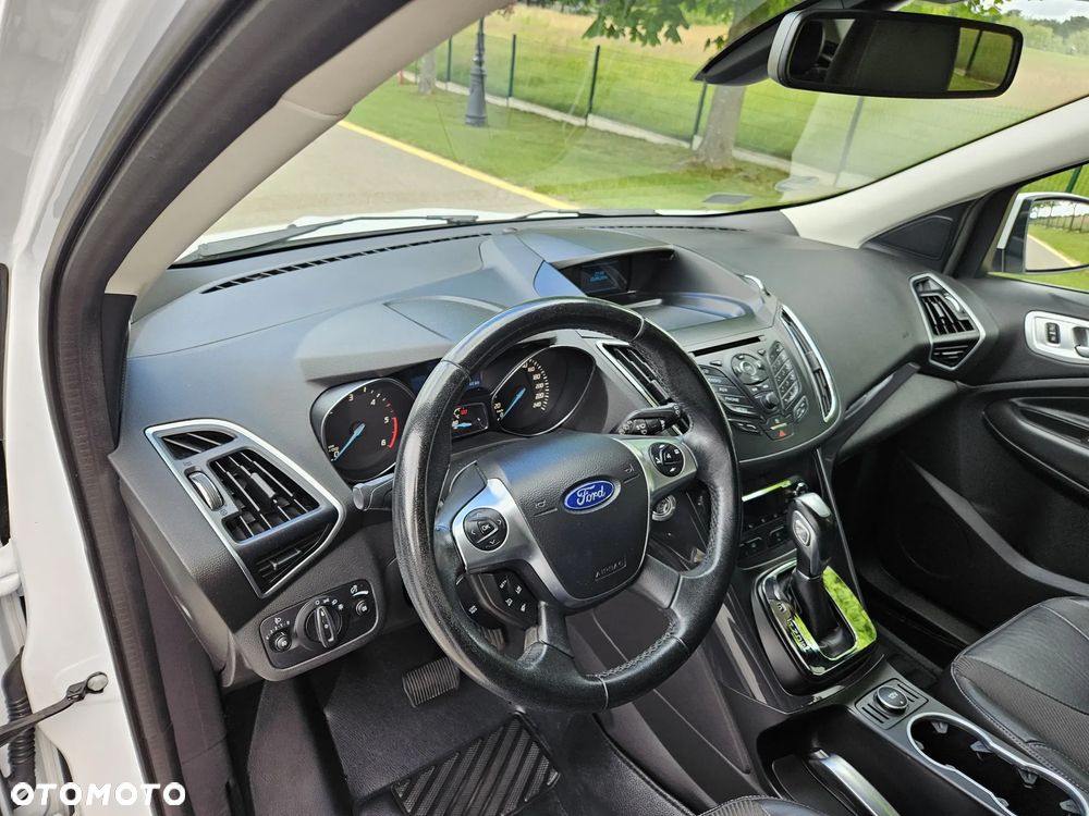 Ford Kuga 2.0 TDCi 4WD Titanium - 4
