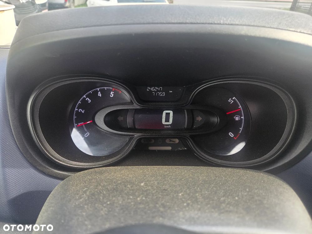 Opel vivaro - 10