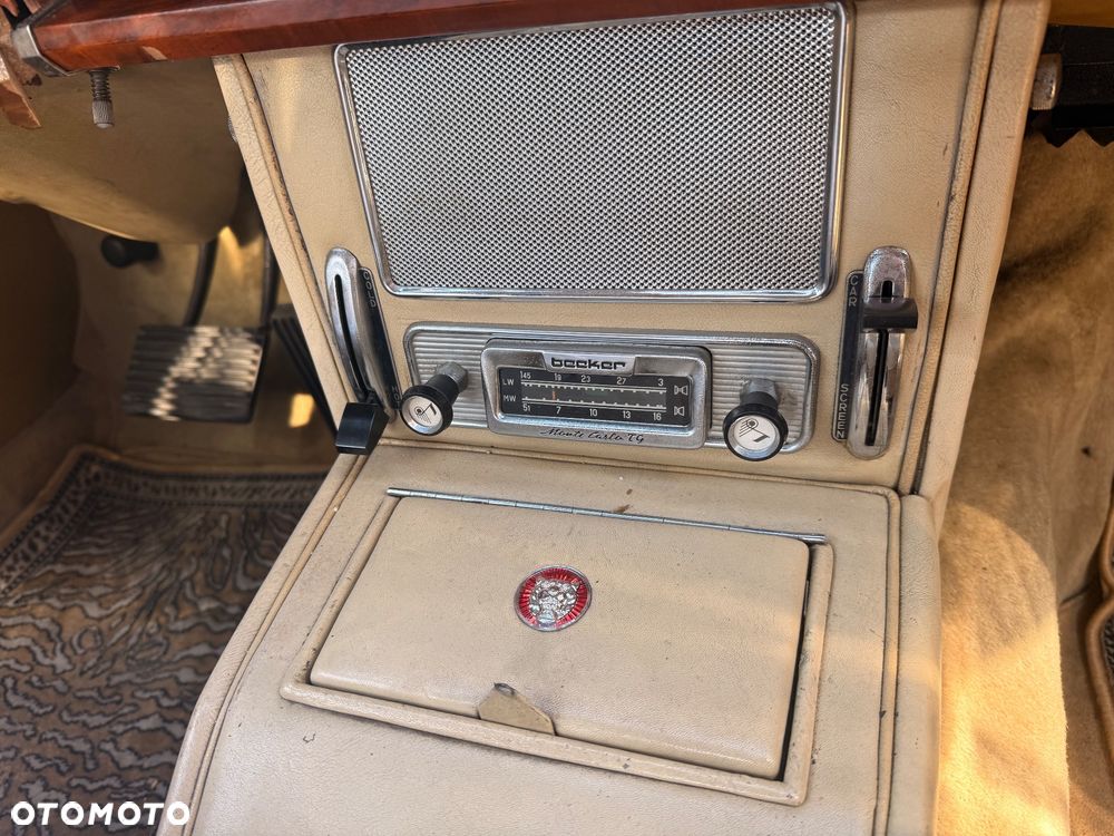 Jaguar MK II - 7
