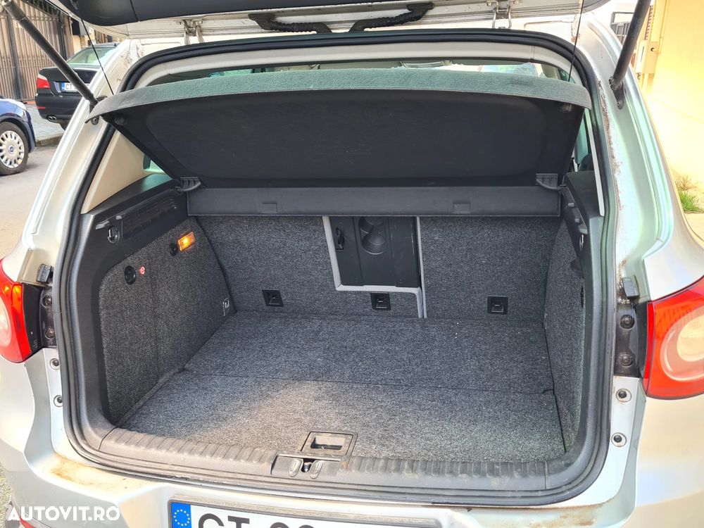 Volkswagen Tiguan - 10