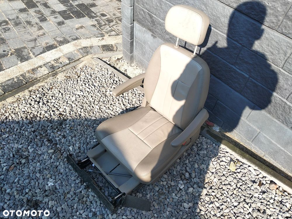 FOTEL DO CIĄGNIKA SKÓRZANY - 5