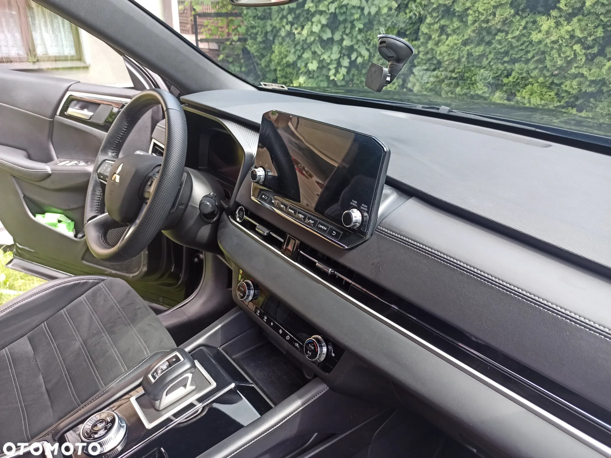 Mitsubishi Outlander - 14