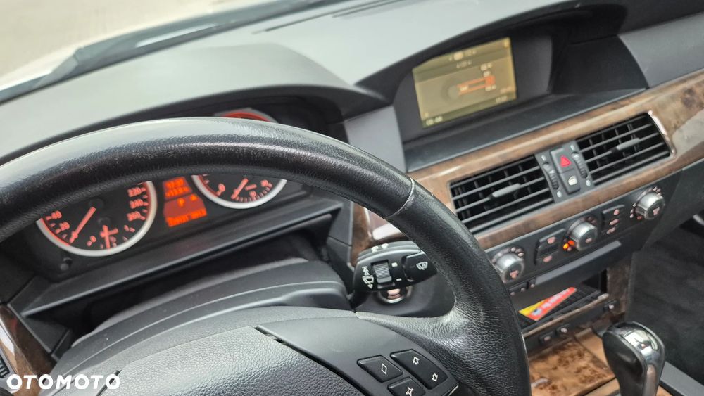 BMW Seria 5 520d Edition Fleet Exclusive - 24