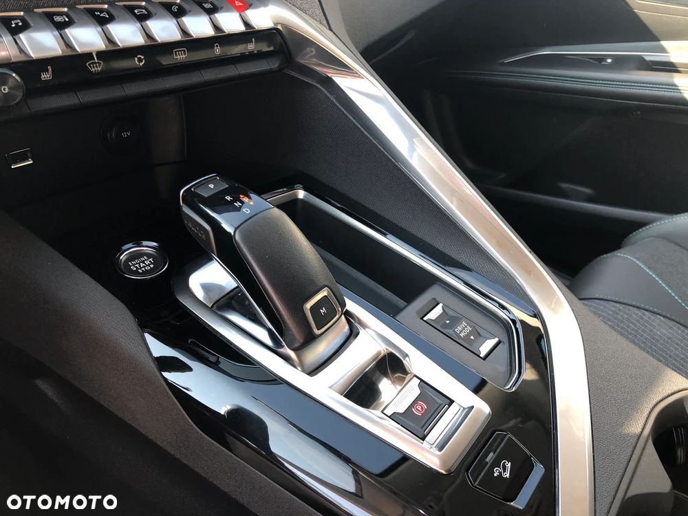 Peugeot 3008 1.2 PureTech Allure S&S EAT8 - 12