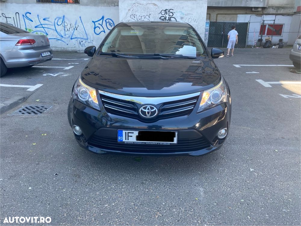 Toyota Avensis 1.8 Multidrive S Executive - 2