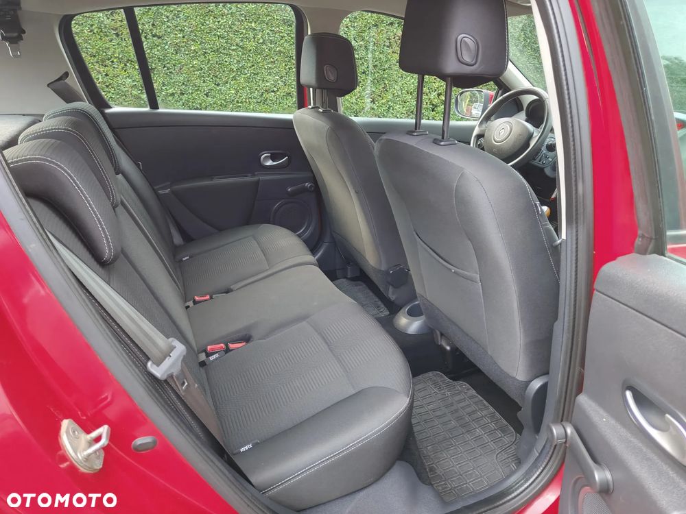 Renault Clio - 9