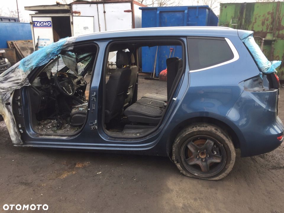 Zafira C Tourer dach - 2