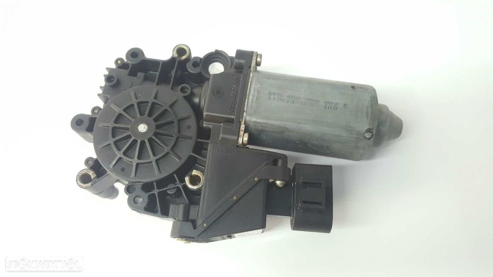MOTOR ELEVADOR FRENTE DIREITO AUDI A6 BERLINA (4B2) 2.5 TDI - 1