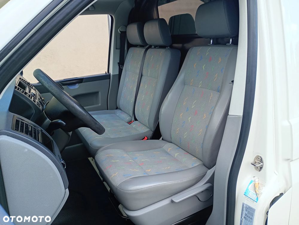 Volkswagen TRANSPORTER T5 XI.2009r. MAX WYSOKI 1,9 TDI 102KM KLIMATYZACJA NOWE SPRZĘGŁO I ROZRZĄD PRZEGLĄD NA ROK ZERO RDZY 3 OSOBOWY STAN TECHNICZNY WZOROWY ŁADOWNOŚĆ 1385 KG BEZWYPADKOWY VAT1 ELEKTR. SZYBY I LUSTERKA - 7