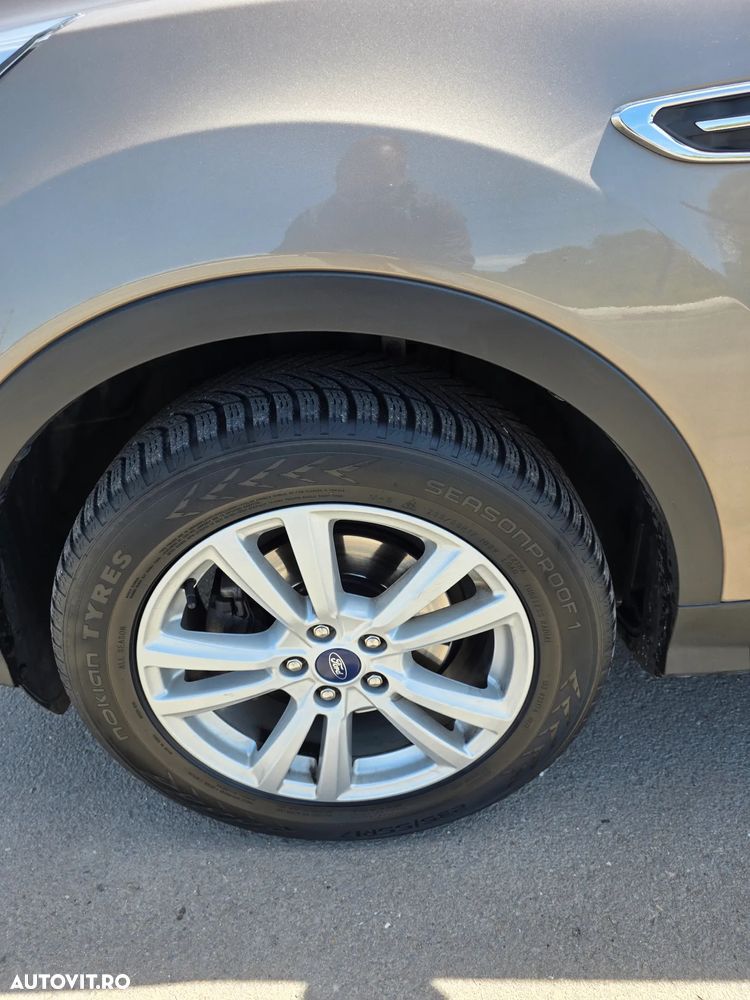 Ford Kuga - 12