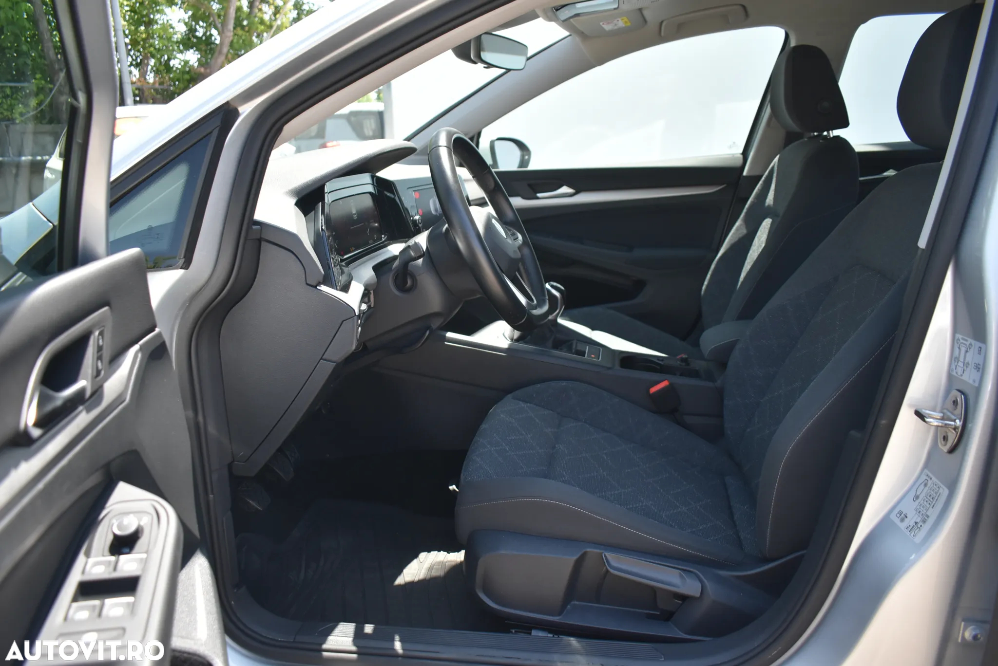 Volkswagen Golf 1.0 TSI Life - 5