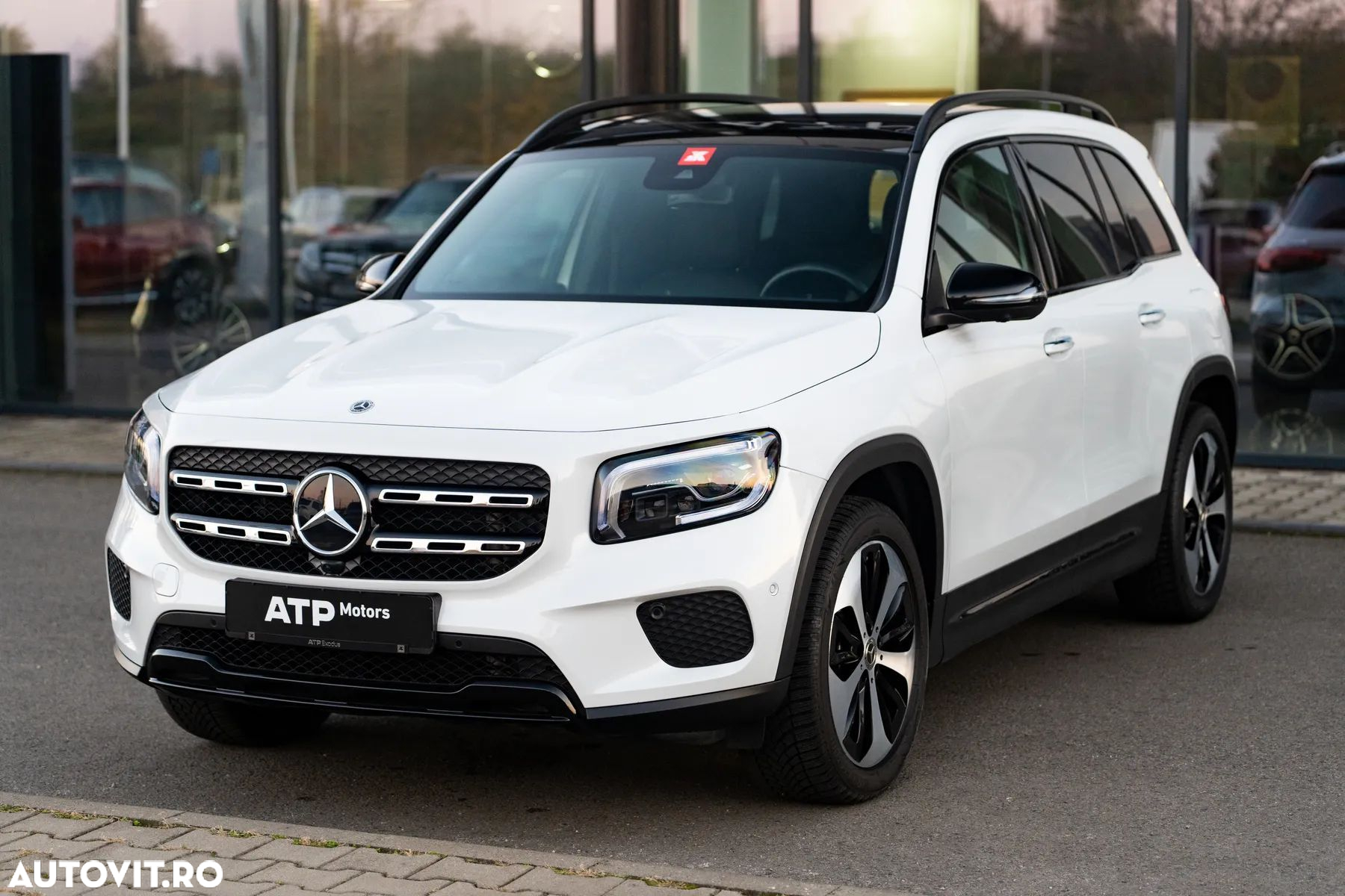 Mercedes-Benz GLB - 11