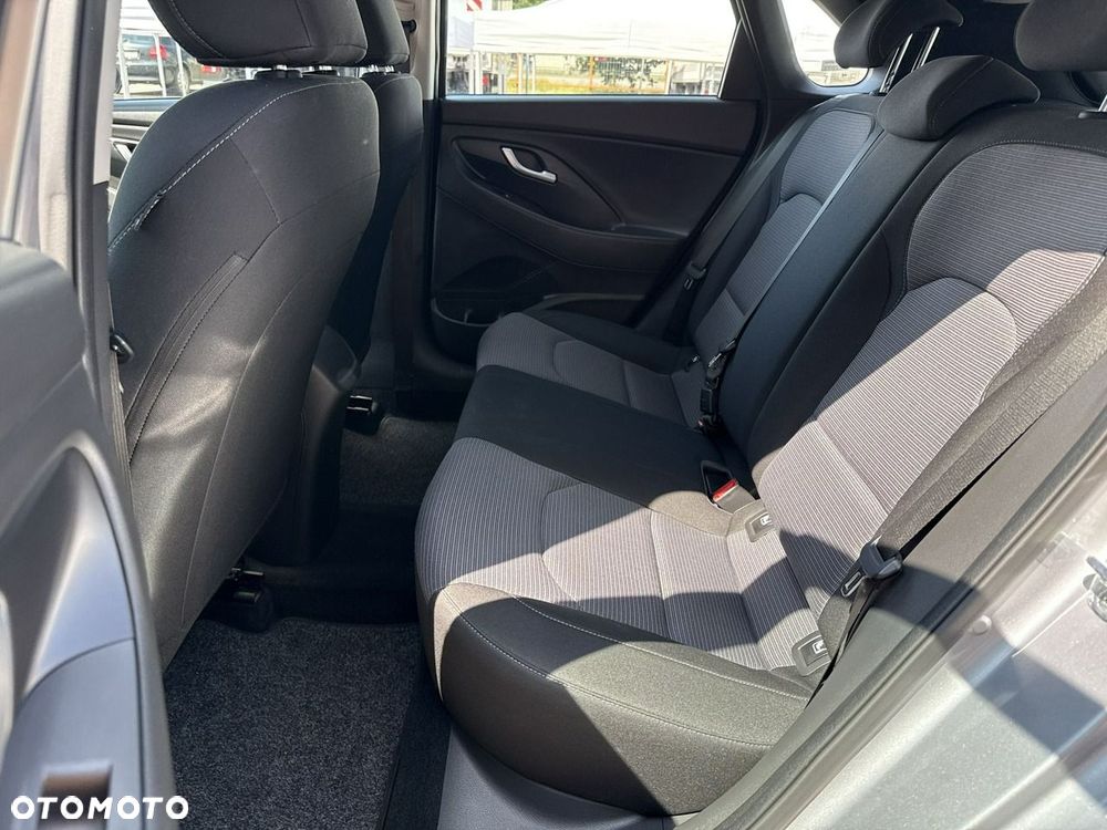 Hyundai i30 1.5 DPI Classic + - 15