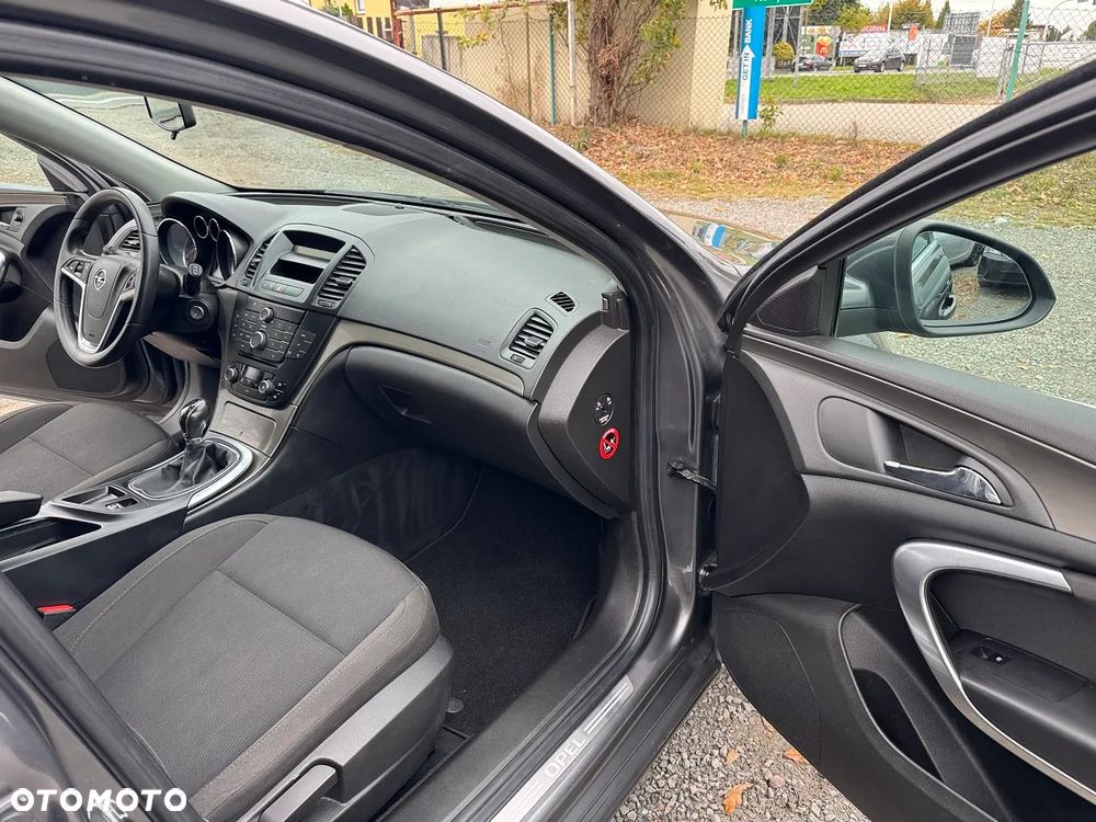 Opel Insignia - 30