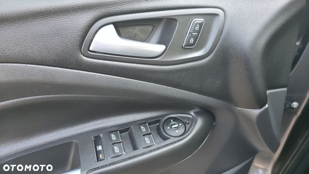Ford Kuga 1.6 EcoBoost 2x4 Titanium - 12