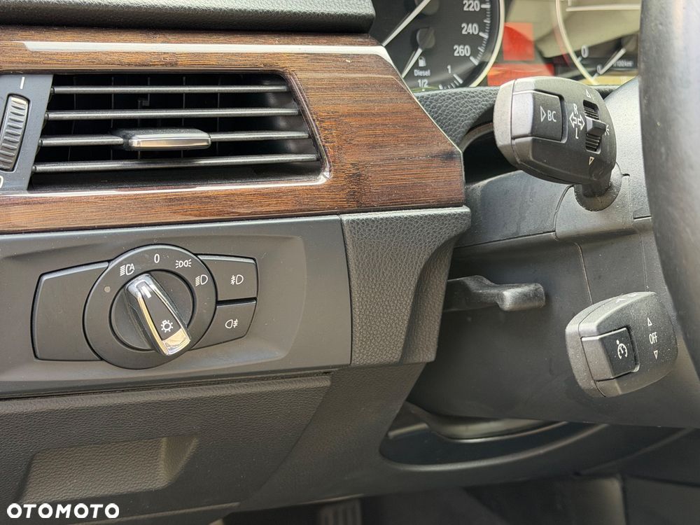BMW Seria 3 320d - 28