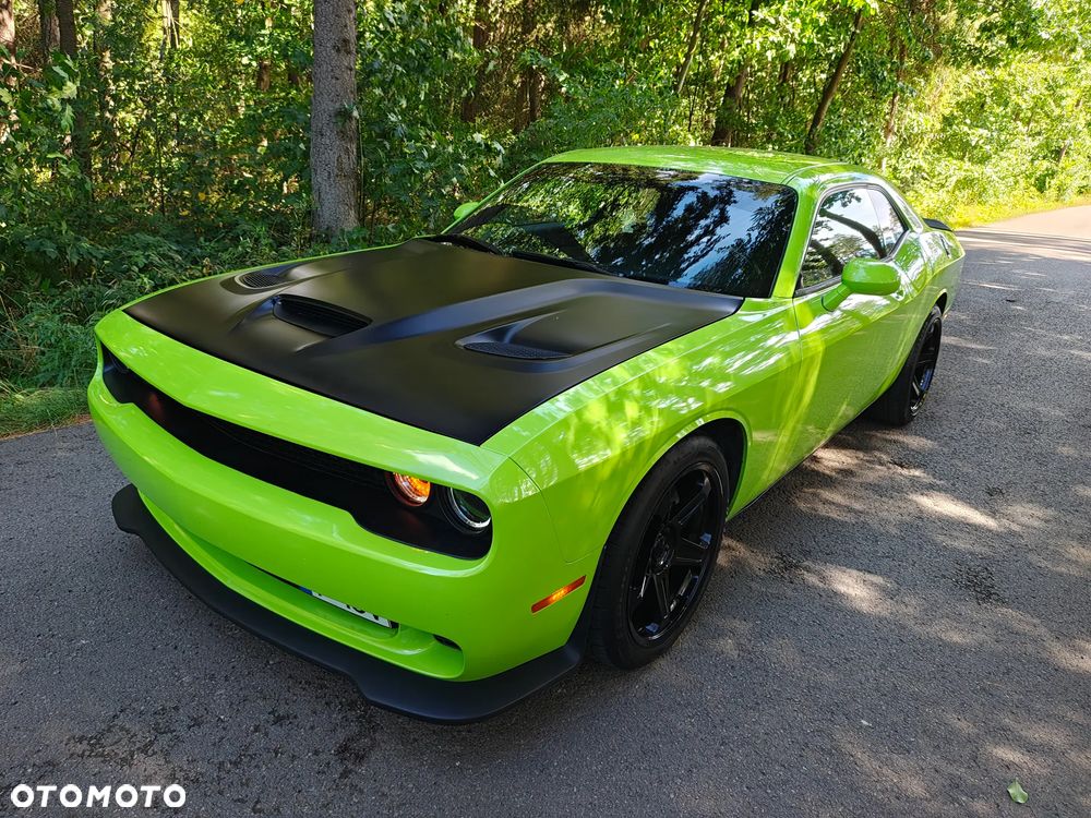 Dodge Challenger - 2